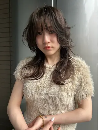 セミロング BROUN®所属・NACA /江坂/カットモデルのヘアスタイル