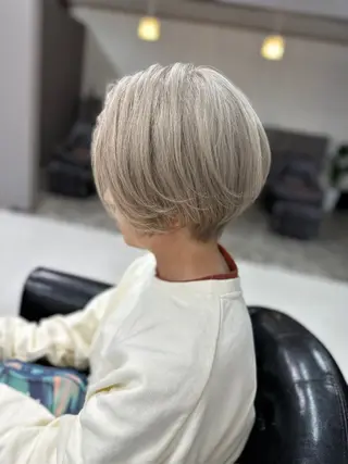 ショート カラー YURI ✨のヘアスタイル