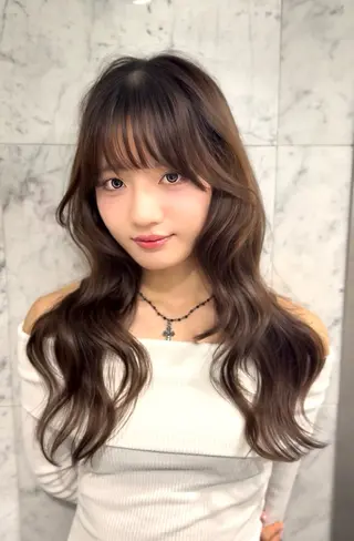 ロング WATARU/ 韓国風巻き髪のヘアスタイル