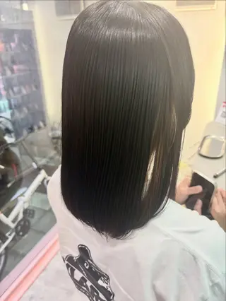 ミディアム カラー ヨ ネのヘアスタイル