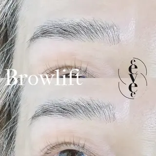 アイブロウ プライベートサロン eeveeのエステ・リラクイメージ