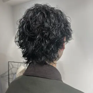 メンズ 表参道フェザーパーマ ニュアンスパーマのヘアスタイル