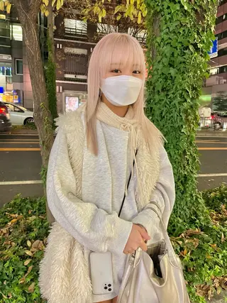セミロング カラー インク 美容院のヘアスタイル
