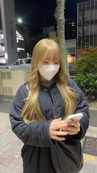 ロング カラー 磯谷 朋のヘアスタイル