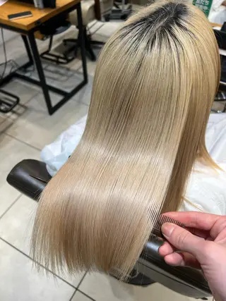 セミロング 糟谷 慈英のヘアスタイル