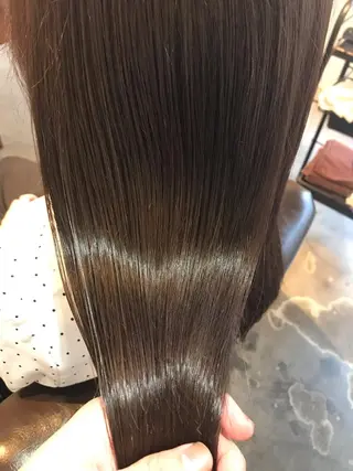 セミロング 目を惹く艶髪/髪質 改善カラー🤎ぐっちのヘアスタイル