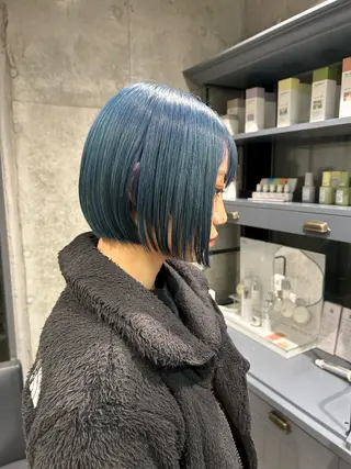 ショート ぱつっとボブ/Wカラ ー/ことこ🍒のヘアスタイル