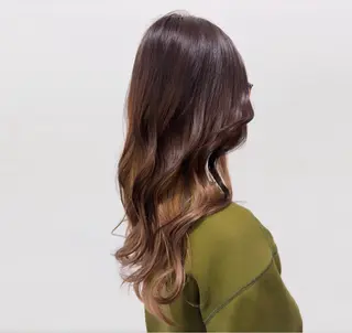 ロング カラー 杉山 彩華のヘアスタイル