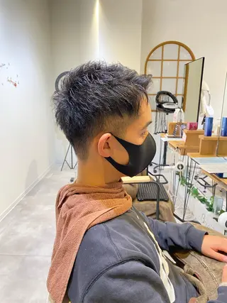 メンズ 大阪ウルフカット ハッシュカットのヘアスタイル