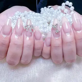 ネイル 奈奈 キラキラネイル✨のネイルデザイン
