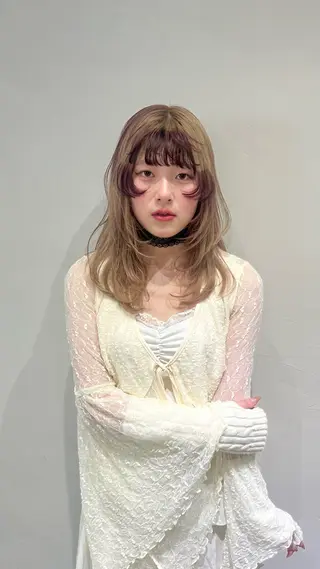 ロング 綾乃／デザインカラー ／ハイトーン／ボブのヘアスタイル