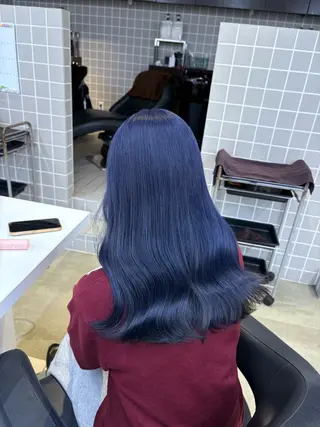 セミロング 寒色＆ブリーチ特化 寒色MiOのヘアスタイル