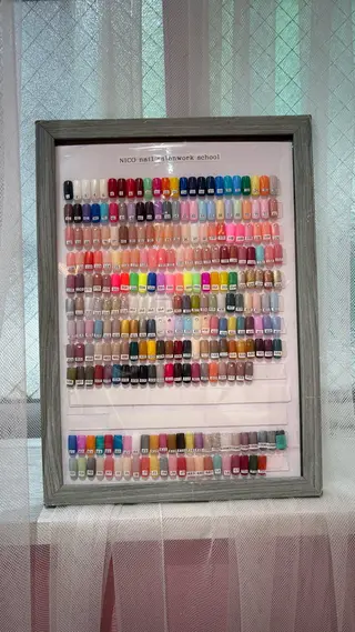 ネイル ニコネイルサロンワークスクール所属・ニコネイルスクール 5NISHIのネイルデザイン