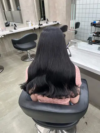 ロング 寒色＆ブリーチ特化 寒色MiOのヘアスタイル