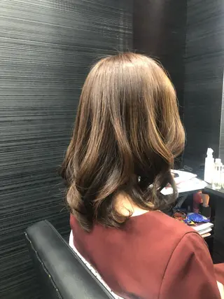 ミディアム カラー VERONIQUE所属・山本 雅由のヘアスタイル