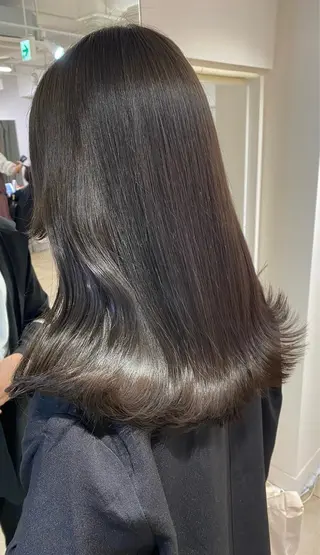 セミロング euphoria所属・内間 光輝のヘアスタイル