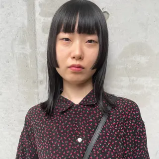 ミディアム ホリケ アオイのヘアスタイル