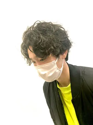 メンズ メンズパーマ/ダウン パーマ/十文字玲音のヘアスタイル