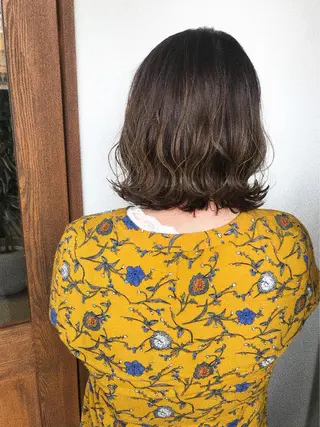 ミディアム カラー 船津 佳奈美のヘアスタイル