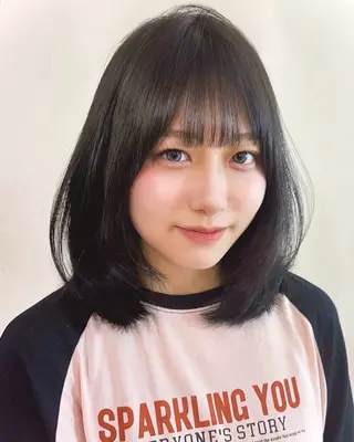ミディアム カラー 松本 美海のヘアスタイル