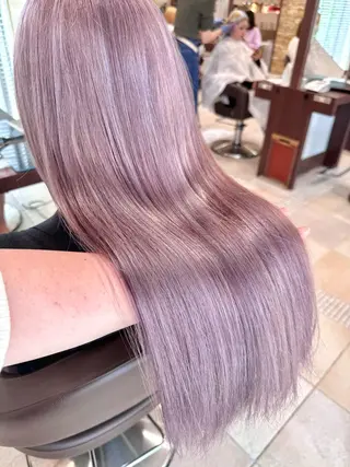 ミディアム 美容室FaB千葉店所属・千葉ハイトーンカラー KASUMIのヘアスタイル