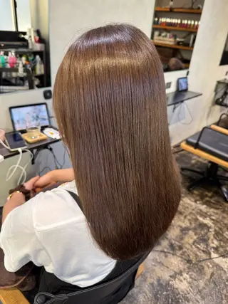 カラー 青木 美響のヘアスタイル