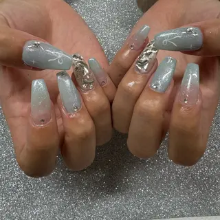 ネイル VIERU 🌈🎀💖のネイルデザイン