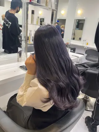 セミロング 寒色＆ブリーチ特化 寒色MiOのヘアスタイル