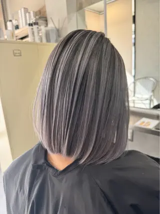 ミディアム カラーリスト Maiのヘアスタイル