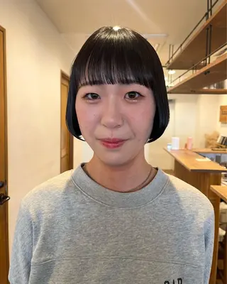 ショート china/ボブ/ ブリーチカラーのヘアスタイル