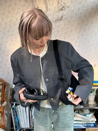 ショート カラー iru所属・mi kiのヘアスタイル