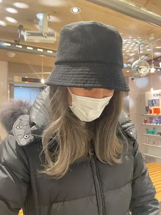 セミロング カラー 艶ハイトーン👑♡ NATSUKIのヘアスタイル