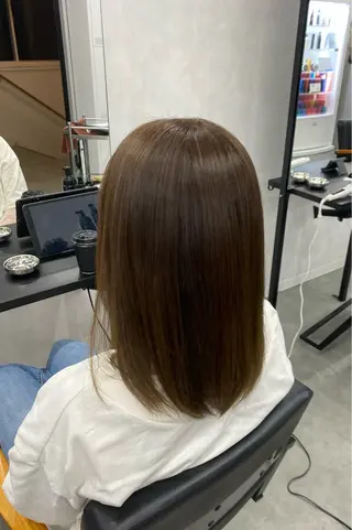 ミディアム LIV(リヴ) My (マイ)のヘアスタイル