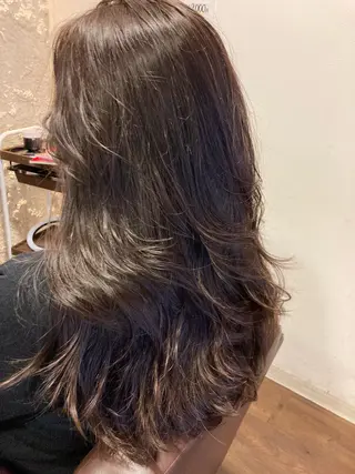 ロング TWINCOME index所属・溝部 直己のヘアスタイル