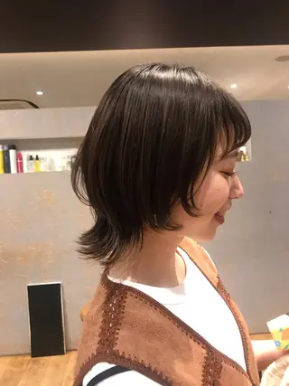 ショート marino/ カラー/顔周りカットのヘアスタイル