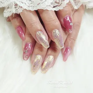 ネイル 高木 彩香のネイルデザイン