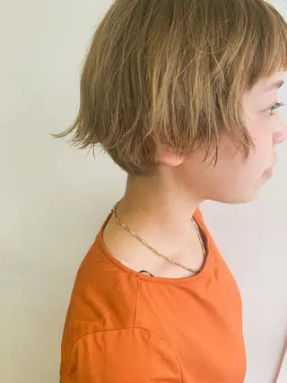 カラー nuu所属・💜ショート💜 ウルフ、ボブ二色亜美のヘアスタイル
