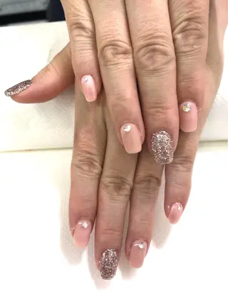 ネイル EMINAL恵比寿 サラのネイルデザイン