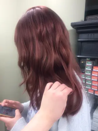 ロング カラー 杏 華のヘアスタイル