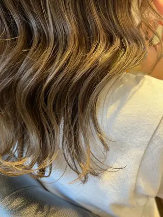 セミロング カラー hair  bh.maara所属・bh.maara デザイン／ハイトーンのヘアスタイル