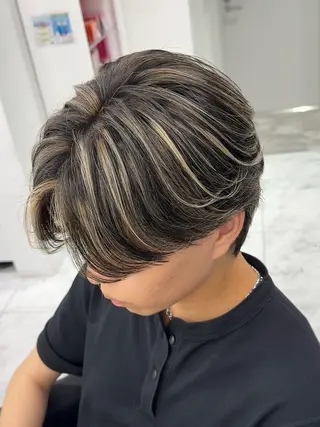 カラー メンズ 𝐚𝐨𝐢 メンズ ‪‪/メッシュのヘアスタイル
