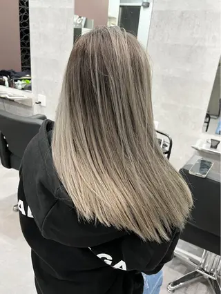 ロング カラー Via officialのヘアスタイル