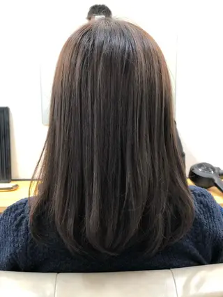 ミディアム H by Real meのヘアスタイル