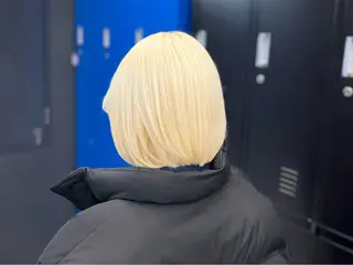 ミディアム カラー white.梅田所属・White梅田  ／ COCOのヘアスタイル