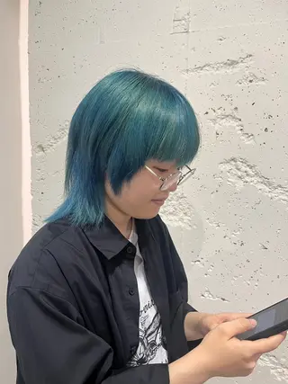 ミディアム カラー アルバサンス所属・中居 蒼士のヘアスタイル