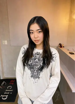 ミディアム カラー レイヤーウルフ エクステ磯部のヘアスタイル