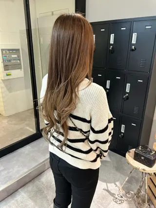 ミディアム カラー AILEE所属・ウルフカット レイヤーカット上柿のヘアスタイル