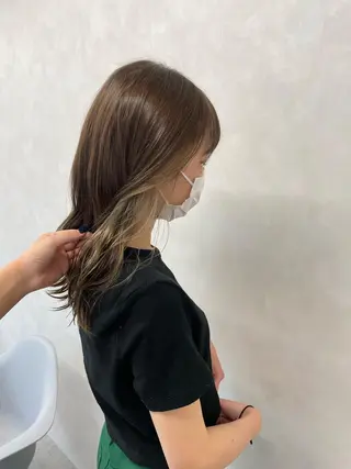 セミロング ミウラ サクラコのヘアスタイル