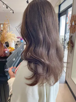 ロング カラー 藤井 貴美子のヘアスタイル