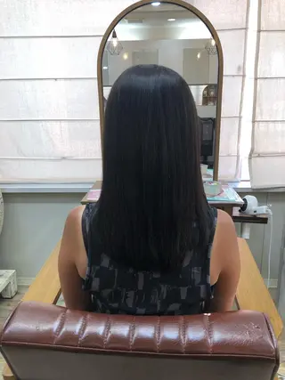 セミロング classic所属・髪質改善個室サロン' 縮毛矯正・艶カラーのヘアスタイル